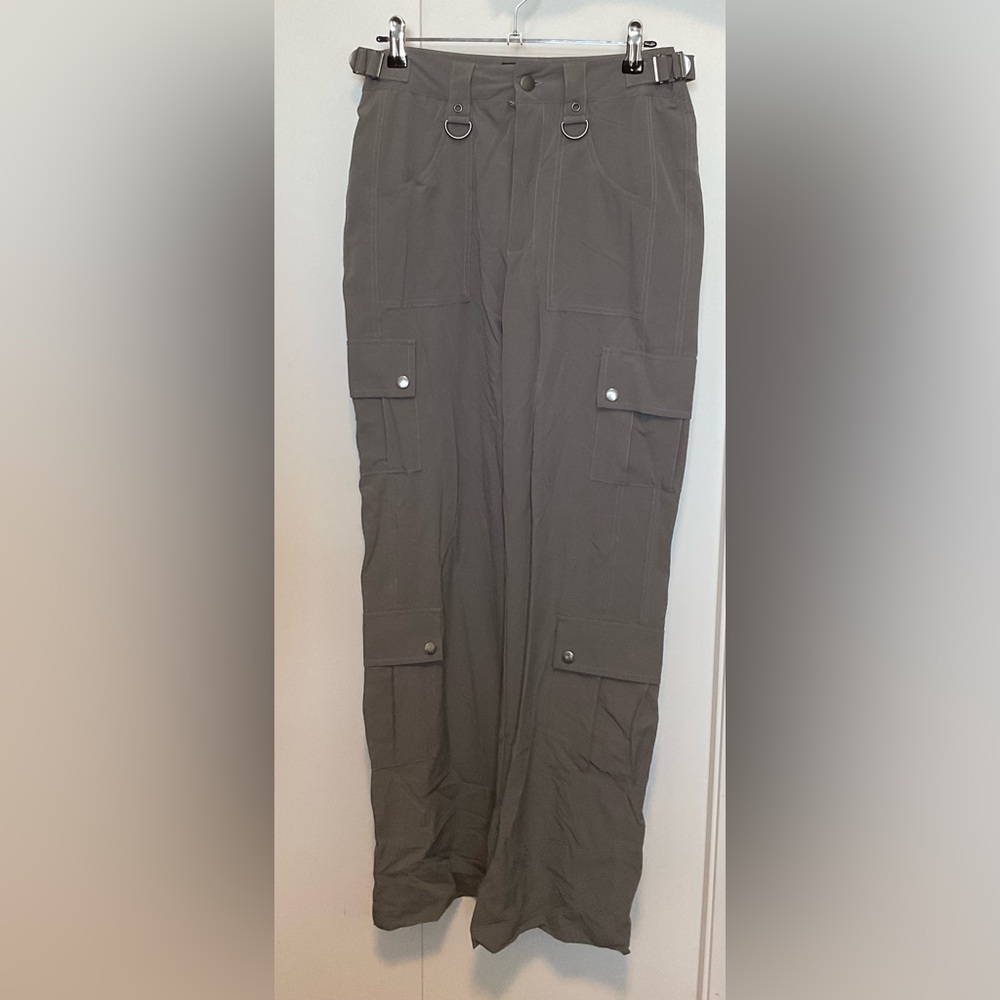 Delias gray baggy cargo pants size xs
